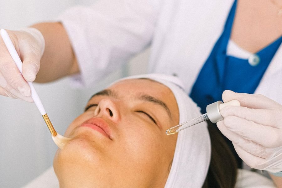 HydraFacial in Multan for Cleansing and Hydration treatment at Le Pearl Aesthetic Clinic