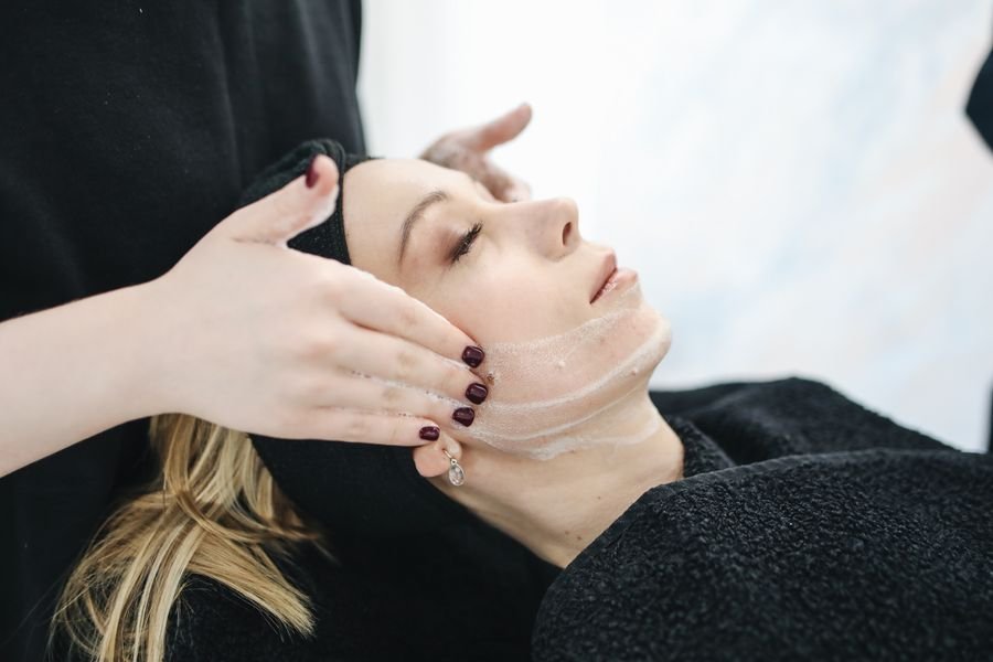 Laser Hair Removal in Multan for Long-Term Reduction treatment at Le Pearl Aesthetic Clinic